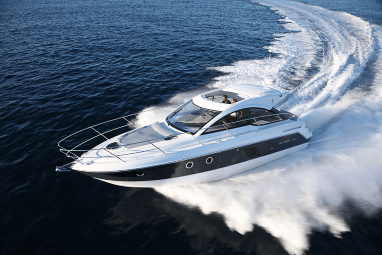 BOAT CLUB YACHT